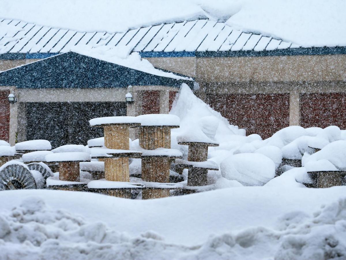カラカラと大雪